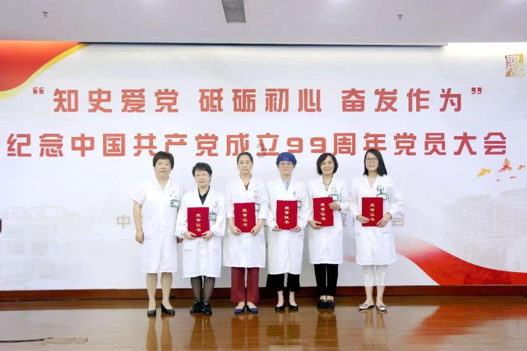小猫钓鱼游戏龙王版有船